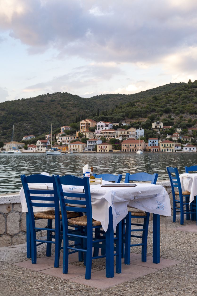 Mesa con vistas al puerto de Vathi, Itaca
