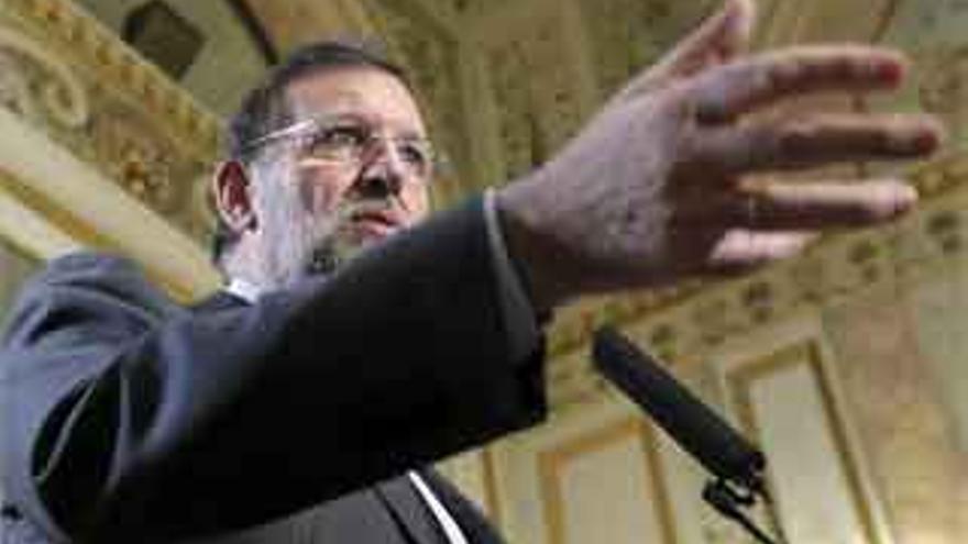 Rajoy: &quot;Los resultados me avalan para seguir como líder del PP&quot;