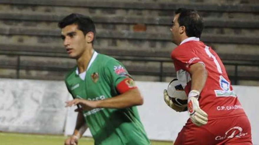 Gonzalo Llerena, futbolista: &quot;Mi rodilla está perfecta, lo del Betis ha sido un palo tremendo&quot;