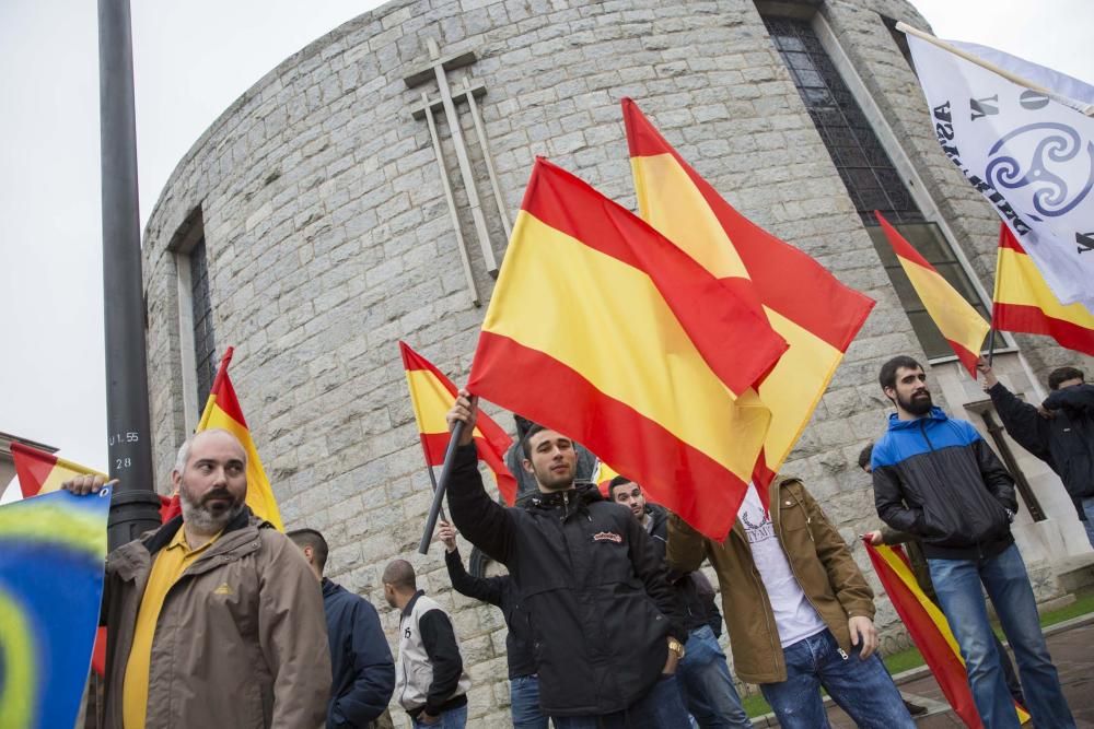 La asociación “Asturies non conforme” celebra el Día de la Hispanidad