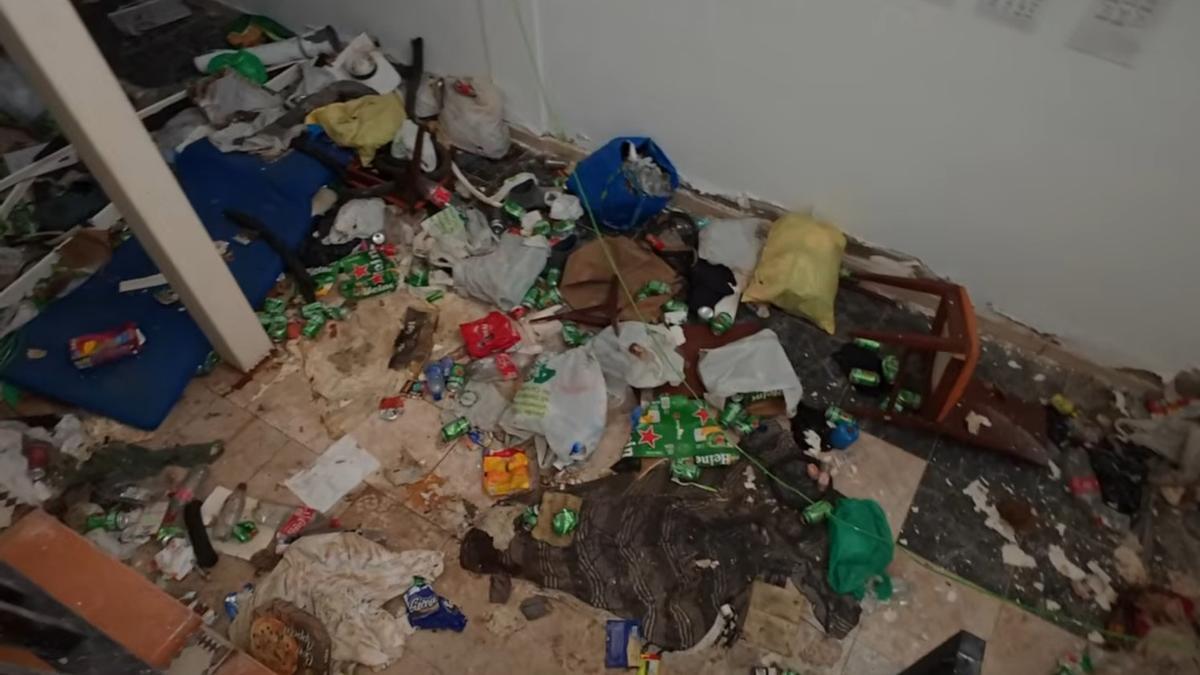 Basura en una de las zonas del Hotel Callao Sport