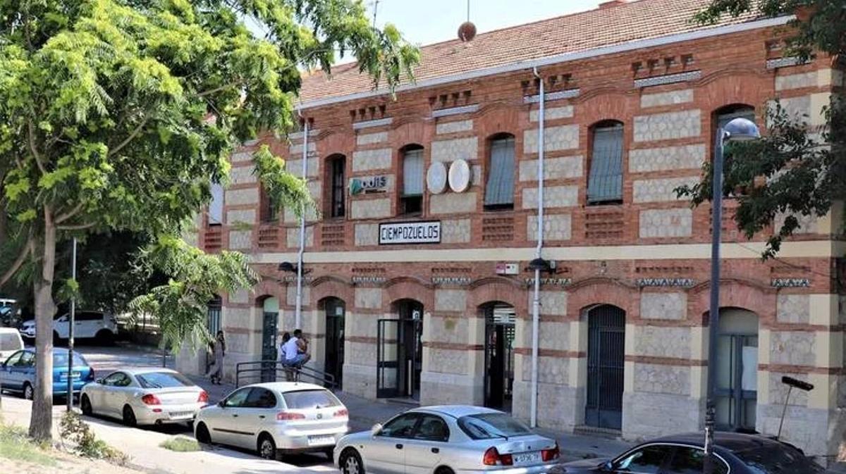 Fachada de la estación de Cercanías de Ciempozuelos.