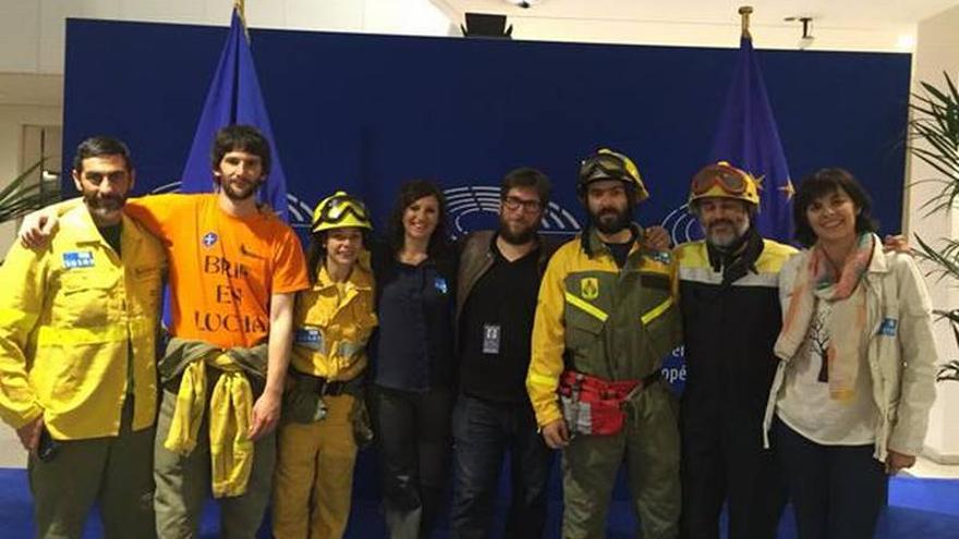 Los bomberos forestales van a Bruselas a denunciar su situación