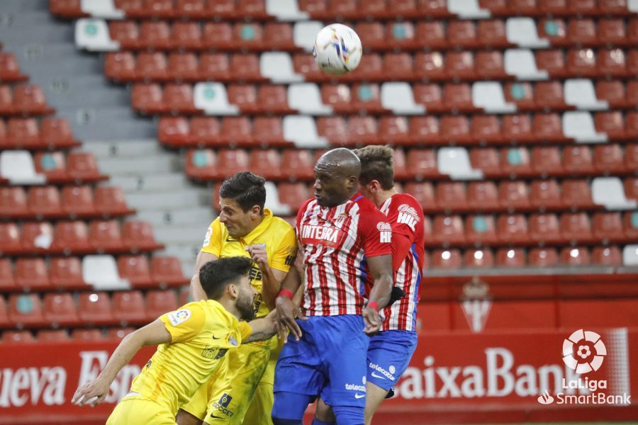 Partido de la Liga Smartbank entre el Sporting y el Málaga CF