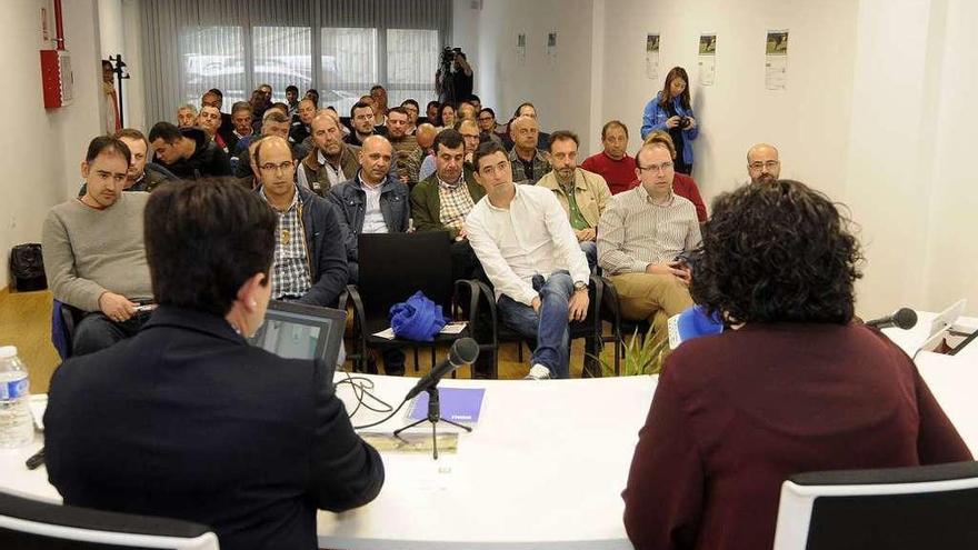 Jornadas de genómica y podología en el laboratorio de Mouriscade, el pasado mes de abril. // Bernabé/J.Lalín