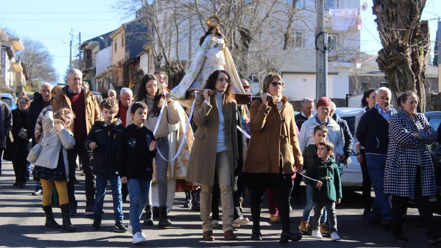 Sanabria aviva la llama de la fiesta de las Candelas