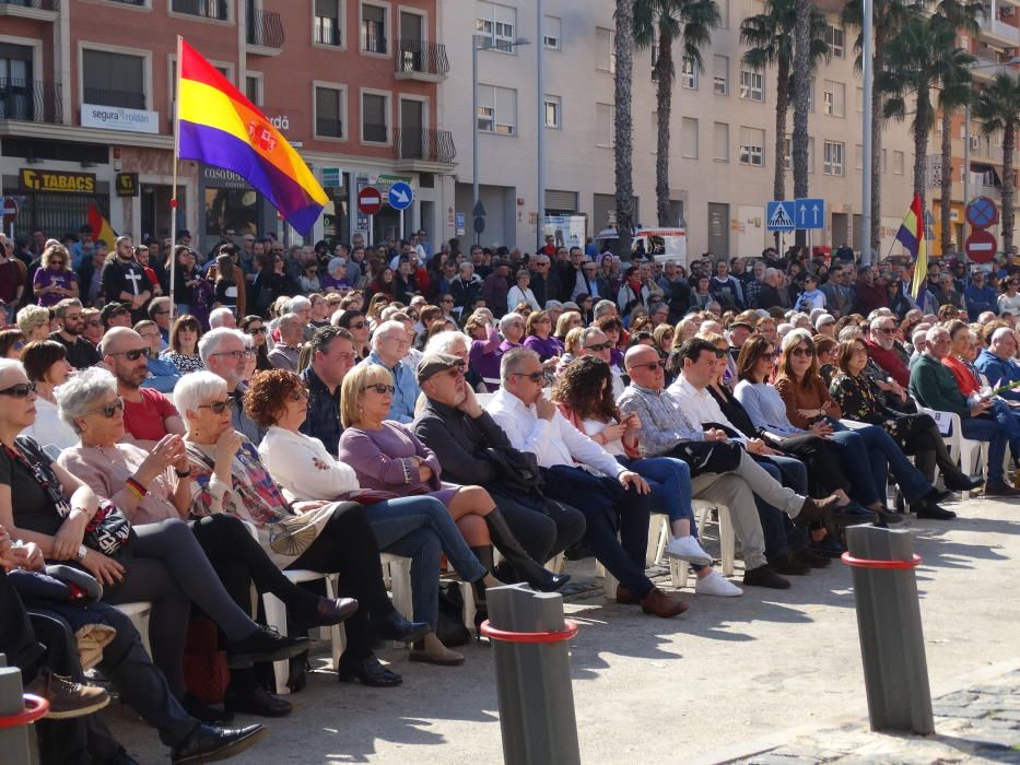 Homenaje a las víctimas del bombardeo franquista en Xàtiva