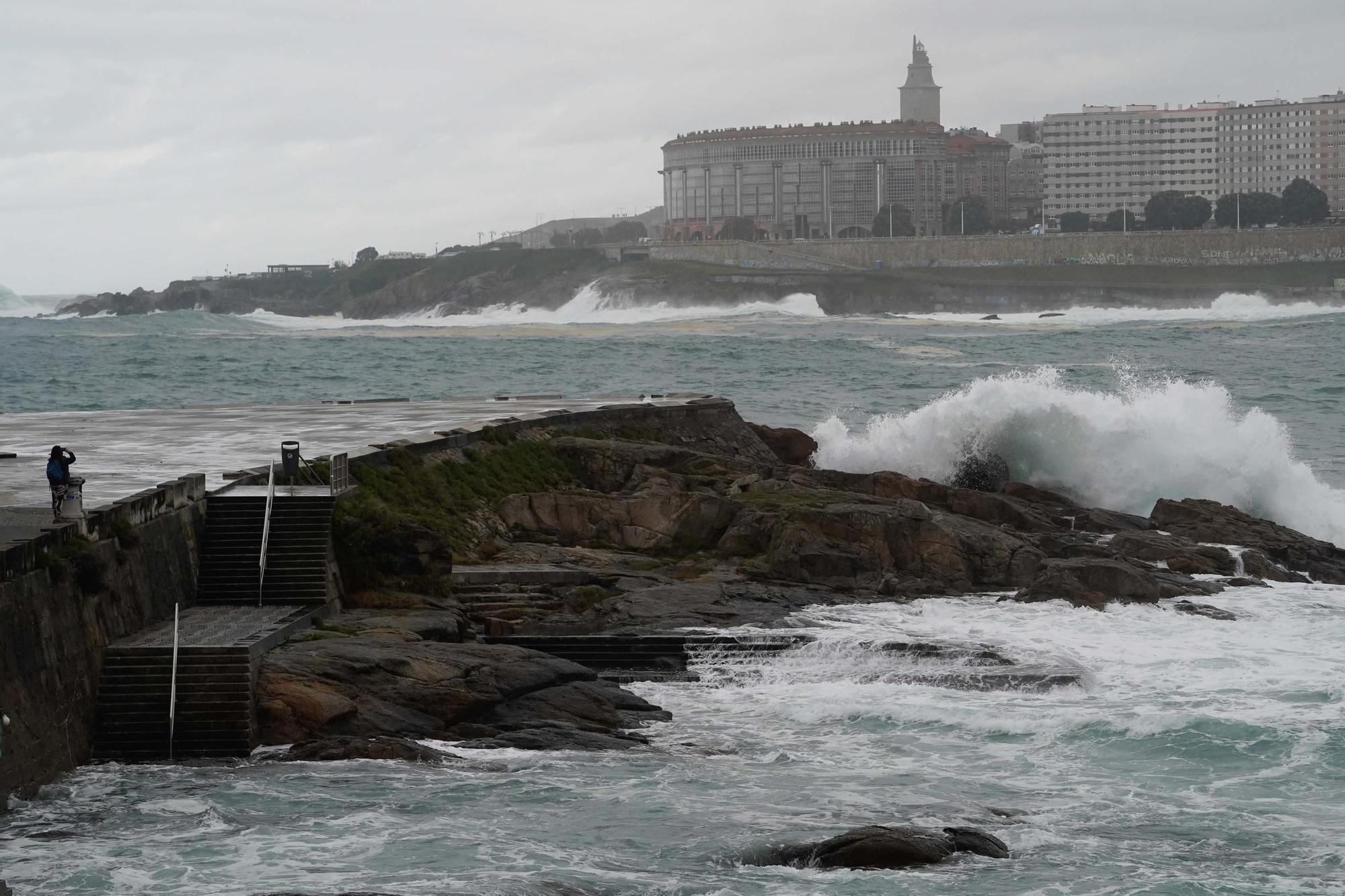 Pleamar en Riazor: últimos coletazos de la borrasca 'Nelson'