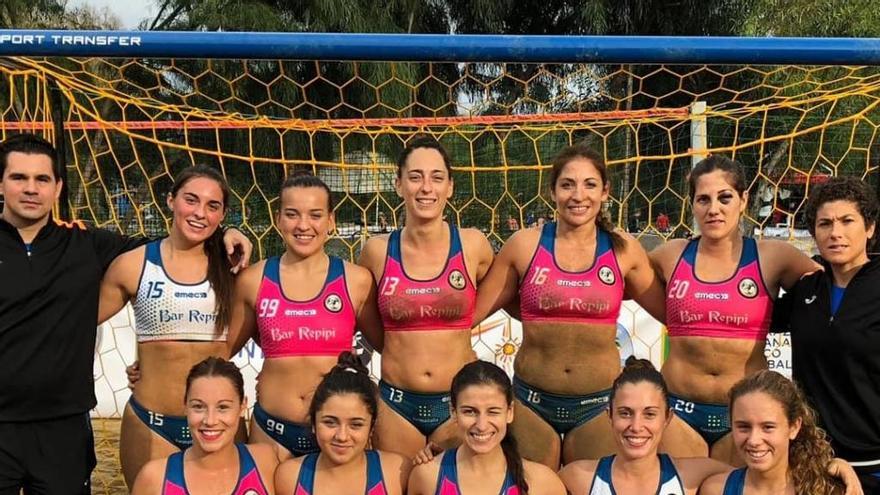 El Ciudad de Málaga senior femenino participa en el Arena Handball Tour 2019.