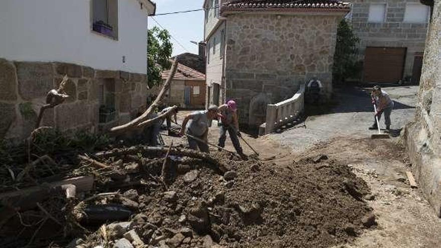 Daños del temporal de julio en Infesta, Monterrei. // Brais Lorenzo