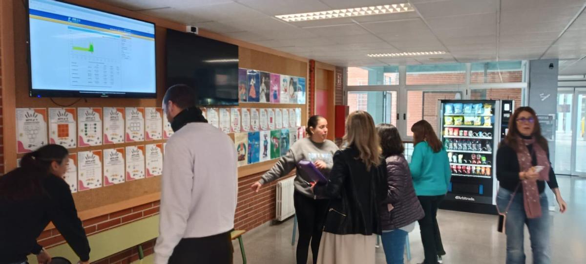 Parte del equipo con los preparativos.