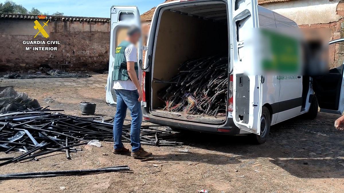 Trece detenidos en Montoro con 10 toneladas de cable de cobre telefónico robado