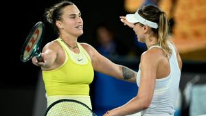 Sabalenka y Badosa se abrazan tras el partido