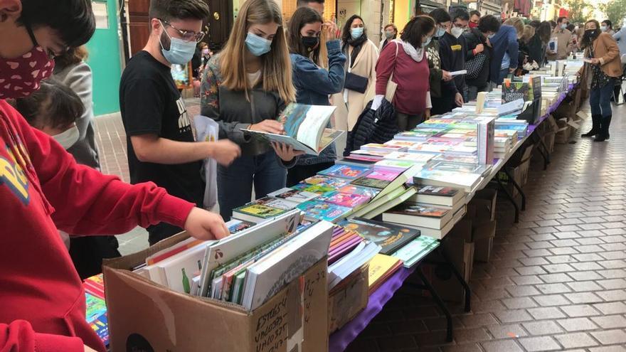 Sant Jordi arranca en Palma animado y con buen ritmo de ventas