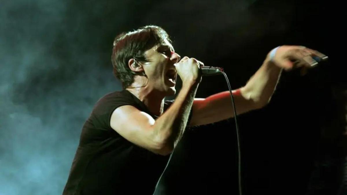 Brett Anderson actuando en el FIB (2006).