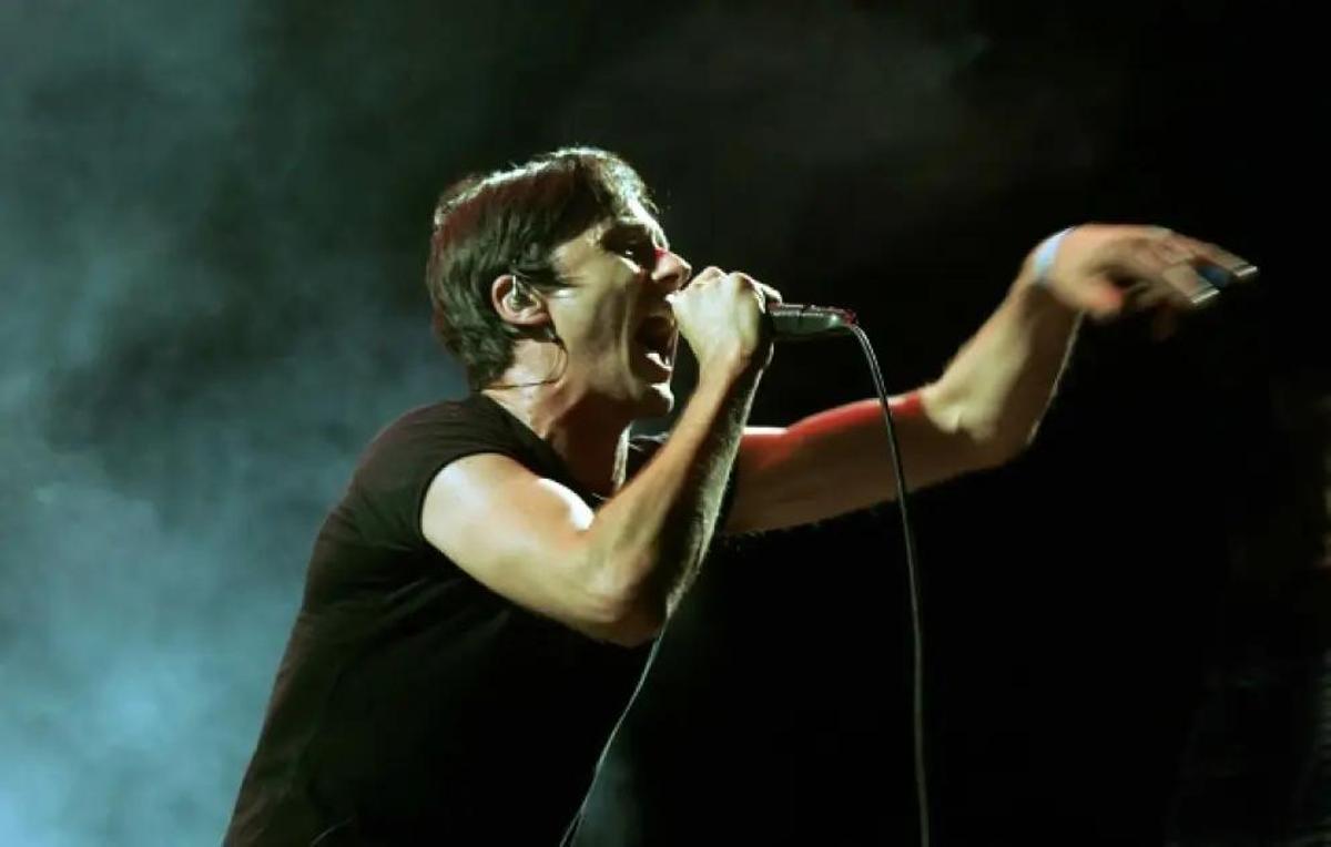 Brett Anderson actuando en el FIB (2006).
