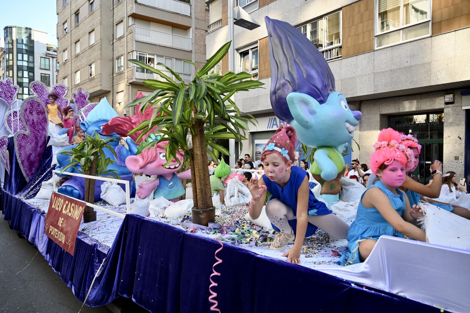 La Batalla de Flores vuelve a teñir de color las calles de Pontevedra
