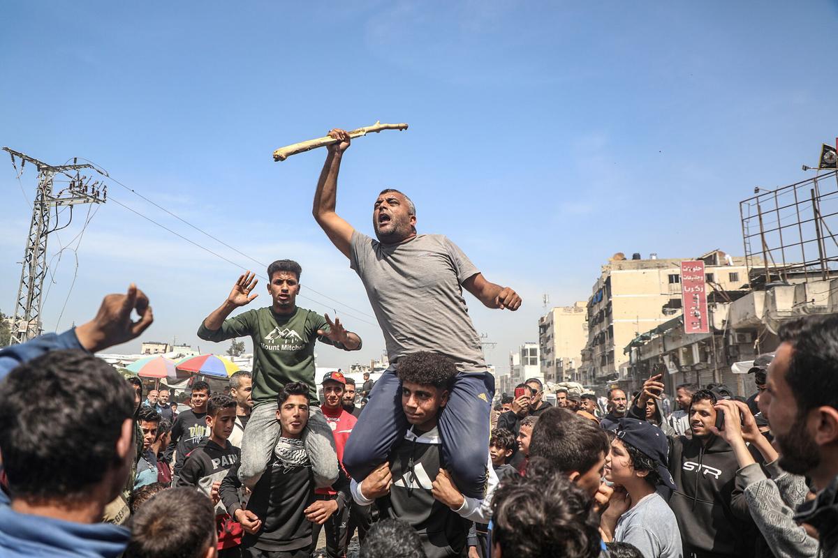 Cientos de personas se manifiestan en Gaza contra Hamás y exigiendo el fin de la guerra