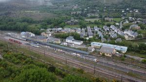 Visión aérea de la estación internacional de La Tor de Querol.