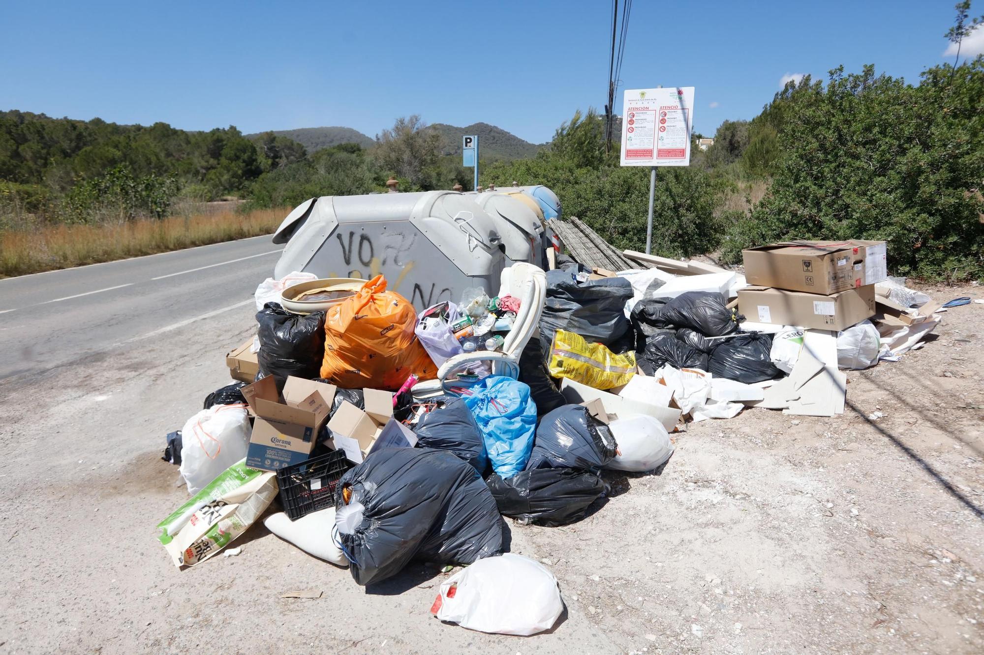 Primer día de huelga de basuras en Ibiza