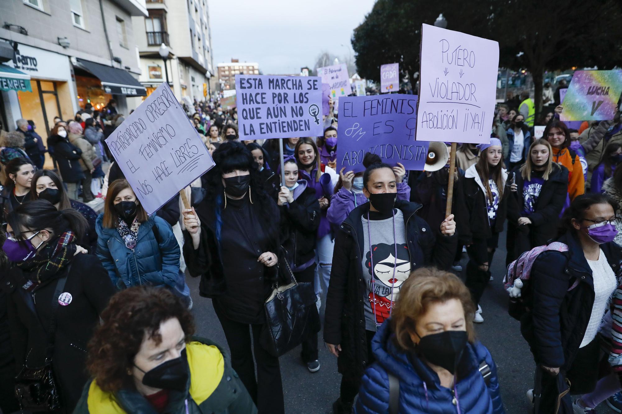 Gijón, teñido de morado por el 8-M