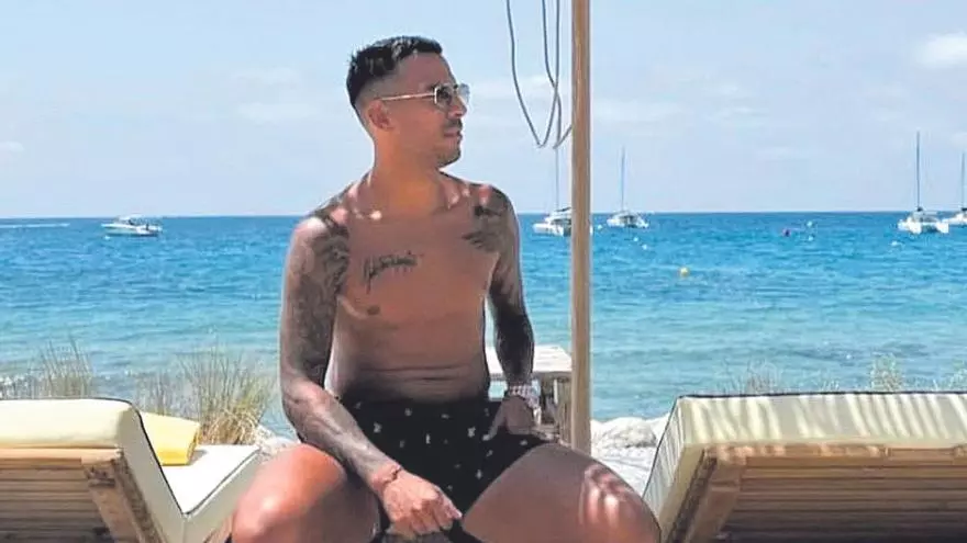 El verano de Viera: de Mykonos a Ibiza y pendiente de una llamada de la UD Las Palmas