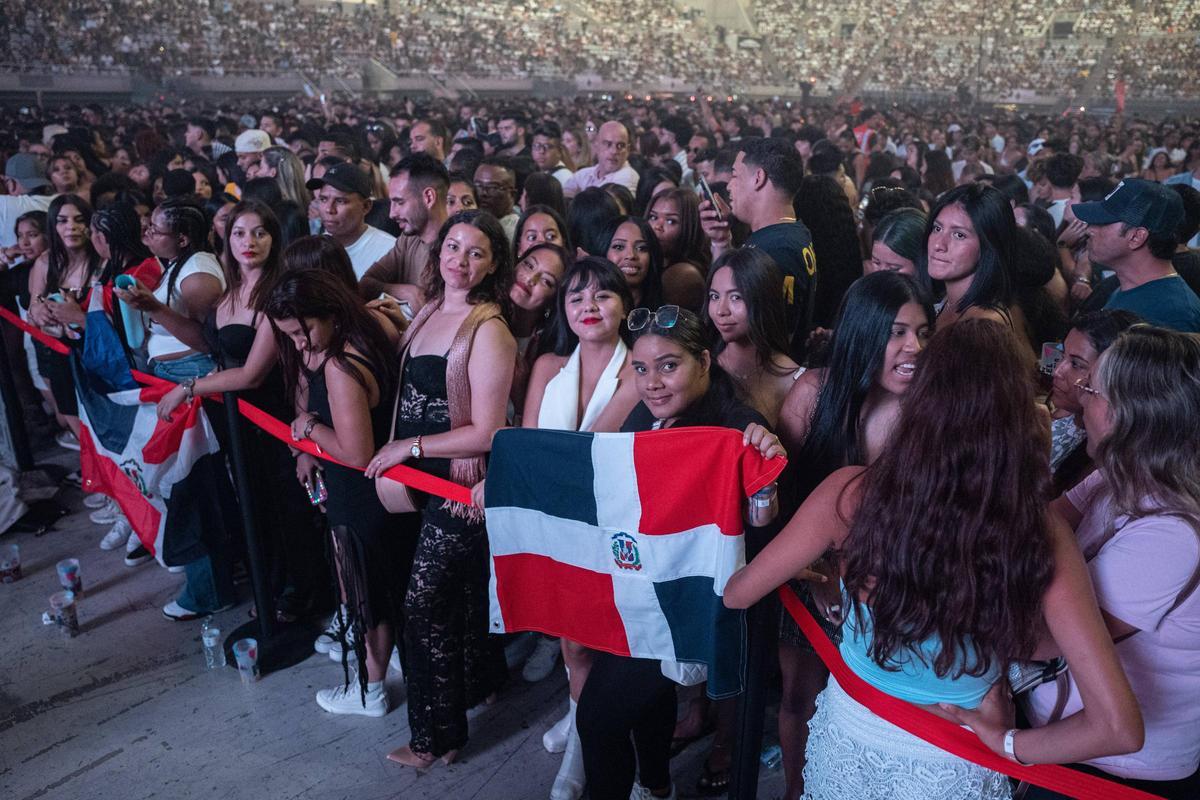 Aventura, la banda liderada por Romeo Santos, triunfa en el Sant Jordi