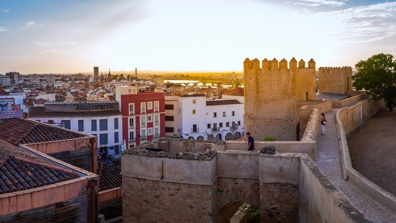 Esta es la ciudad más desconocida con la muralla más larga y bonita de España