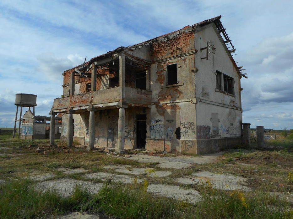 Derribo de la estación de La Hiniesta