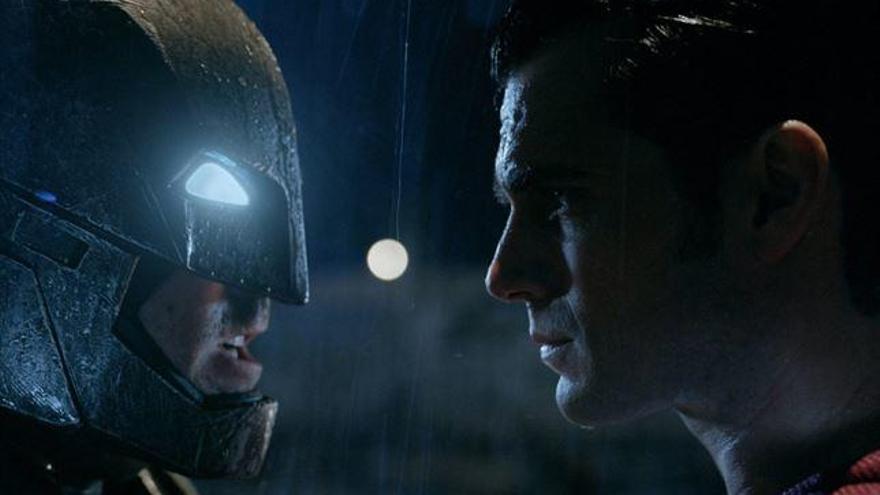 Descubre el tráiler en español de &#039;Batman v Superman&#039;