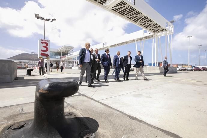 12.09.19. Las Palmas de Gran Canaria. Nueva terminal de la Naviera Armas en el Puerto de Las Palmas. El presidente de Canarias recorre el nuevo edificio terminal y el catamarán Volcán de Tagoro acompañado por Antonio Armas Fernández. Foto Quique Curbelo  | 12/09/2019 | Fotógrafo: Quique Curbelo