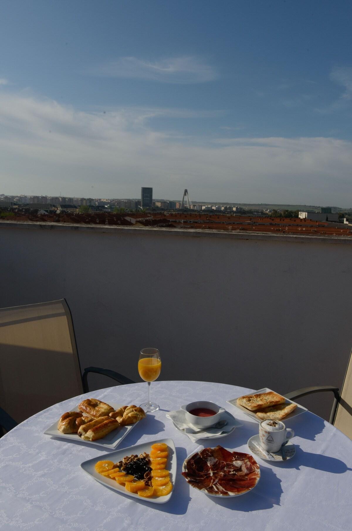 Desayuno en la terraza del Apartahotel MM.