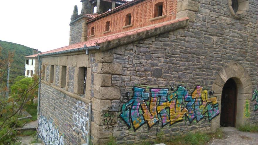 Un vecino de Bueu vende un pueblo abandonado en Zamora