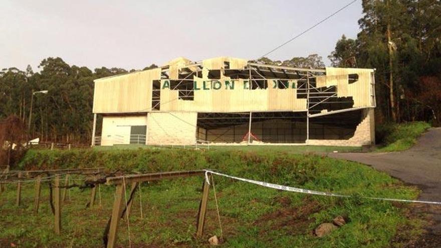 Imagen del pabellónde Xil, destrozado por el tornado. // Noé Parga