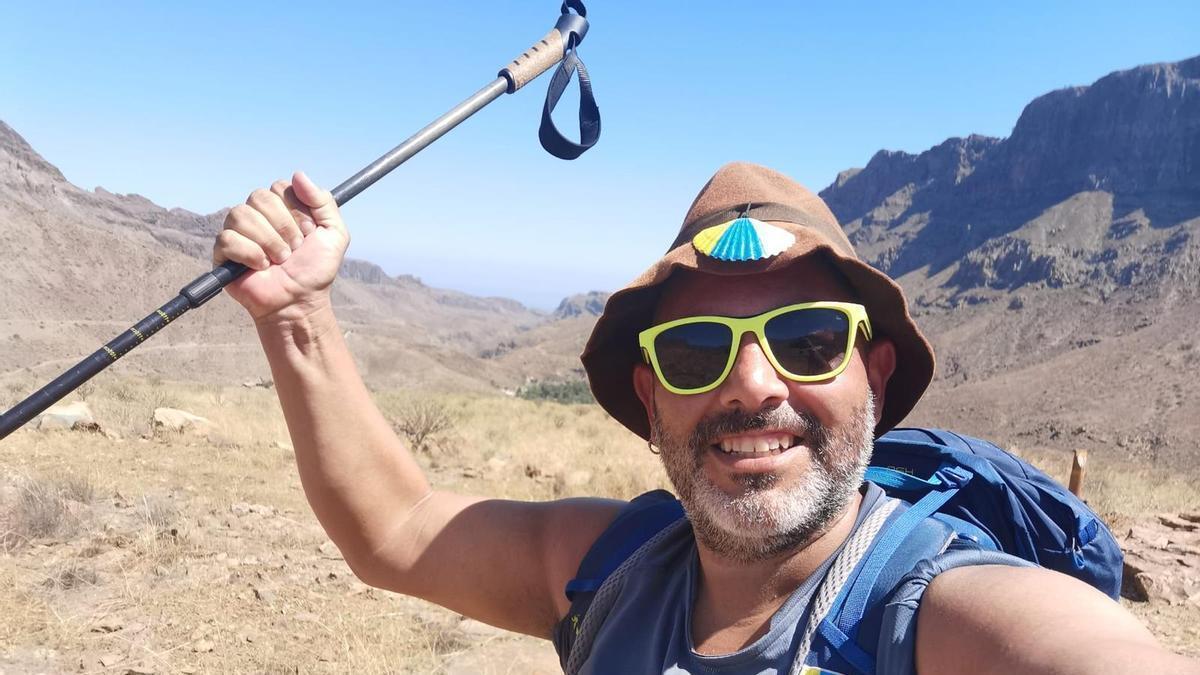 el canario Bruno Suárez recorre 8.100 kilómetros a pie para cumplir con el camino de Santiago