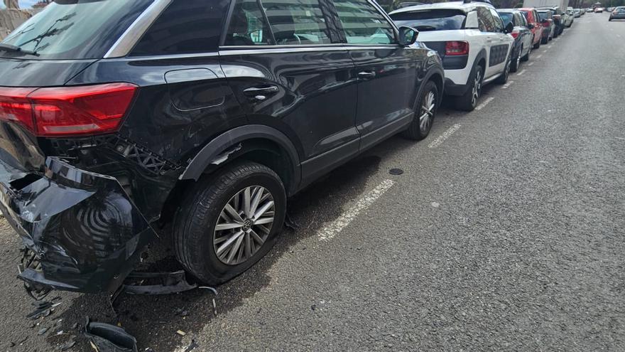 Se queda dormido borracho al volante y choca con cinco coches en València