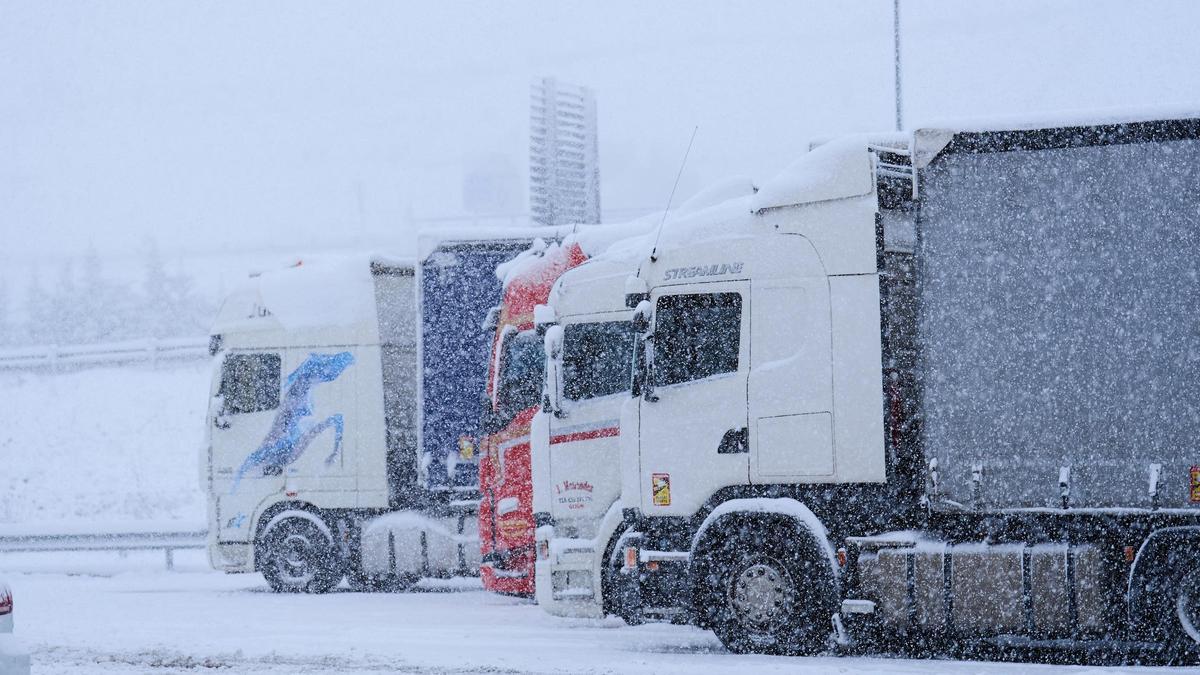La nieve paraliza el noroeste de Zamora: más de 850 camiones atrapados