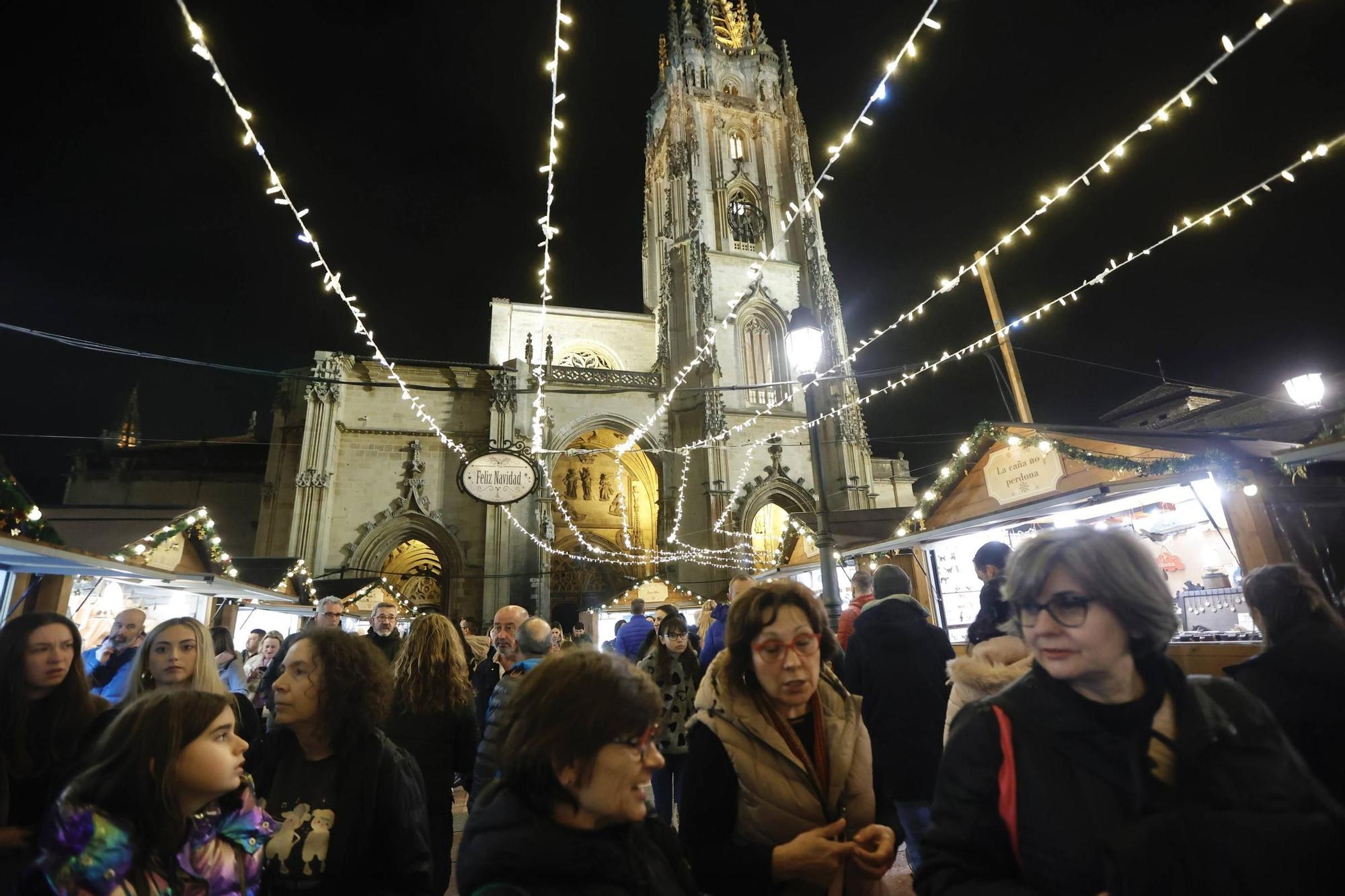 EN IMÁGENES: Asturias y sus visitantes "flipan" a más de 20 grados en Navidad: "Esto no es normal