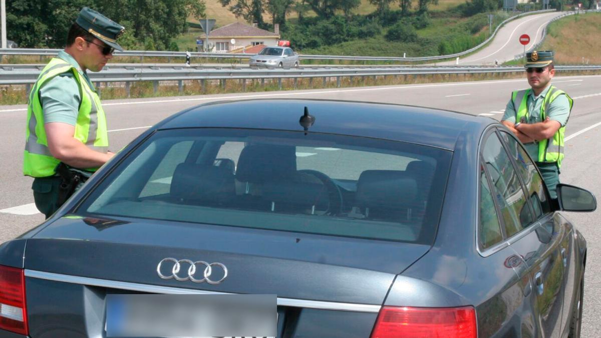 La DGT se pone seria con la nueva norma que afecta a 9,2 millones de vehículos: la multa de 200 euros que van a recibir tras el cambio en circulación