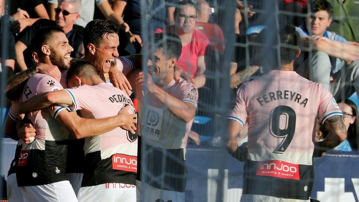 Bernardo celebra junto a sus compañeros el gol anotado contra el Levante.