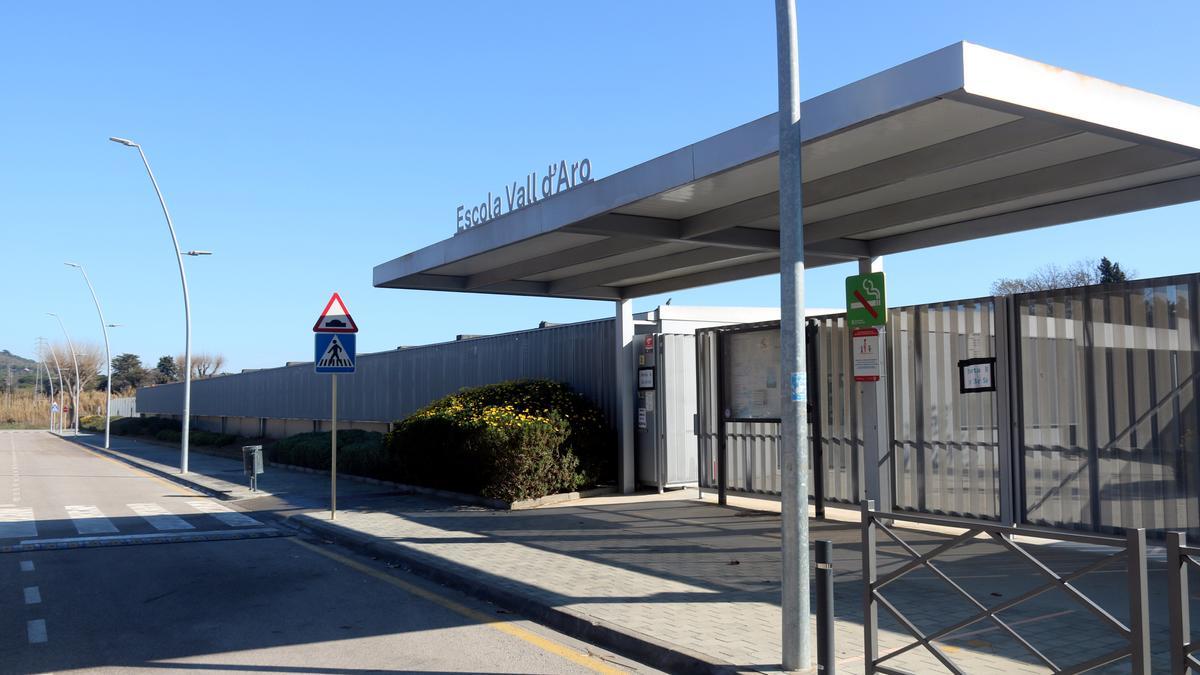 L&#039;entrada de l&#039;escola Vall d&#039;Aro, situada a Castell d&#039;Aro