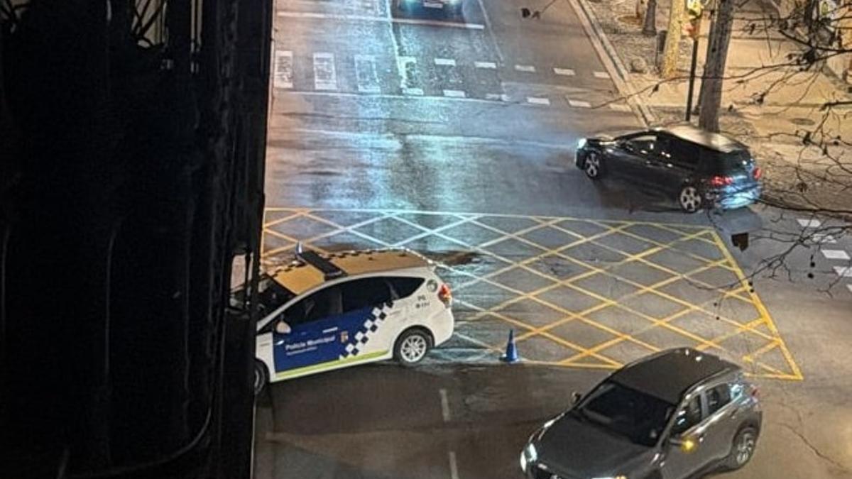 L'accident de trànsit d'Olot amb un patrulla de la Policia Municipal implicat.