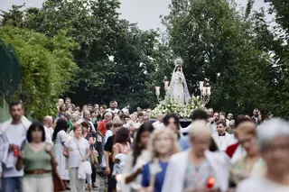 Laviana, fiel a la Virgen del Otero: así fue la multitudinaria procesión de las fiestas de la Pola