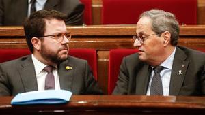 El vicepresidente Pere Aragonès y el ’president’, Quim Torra, en el Parlament