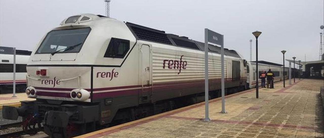 Un tren Talgo en Extremadura