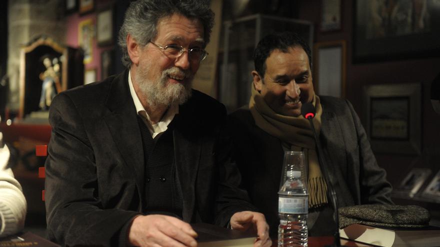 La Real Academia Galega celebra el Día da Poesía con un acto de homenaje a Darío Xohán Cabana