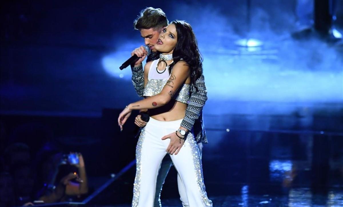 jjubierre35317566 andrew taggart and halsey perform on stage during the 2016 m160829102217