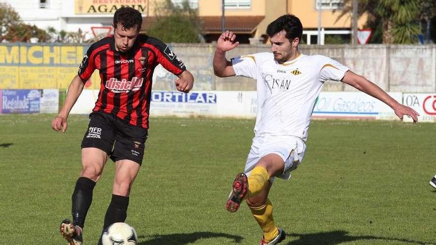 Maceiro y Martín Barreiro, en un lance del encuentro disputado ayer. // Bernabé/Gutier