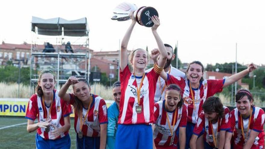 El femení cadet-infantil del Manresa tanca una temporada per emmarcar amb el títol català