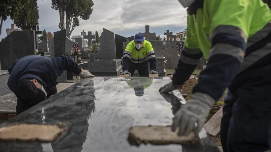 Entierro en el cementerio de San Atilano de Zamora capital.